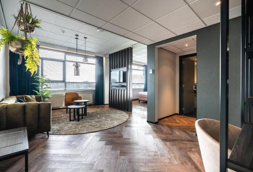 Люкс Deluxe Кровать Кинг, Onderwijshotel De Rooi Pannen Eindhoven