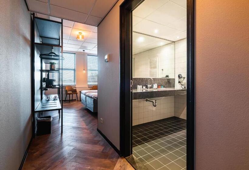 Номер Deluxe Кровать Кинг, Onderwijshotel De Rooi Pannen Eindhoven