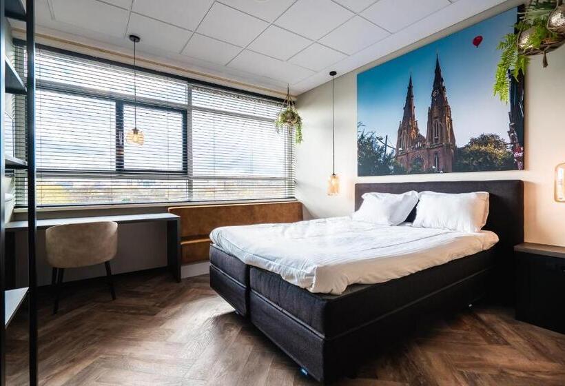 Номер Стандарт, Onderwijshotel De Rooi Pannen Eindhoven