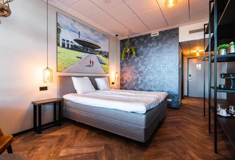 Номер Deluxe Кровать Кинг, Onderwijshotel De Rooi Pannen Eindhoven