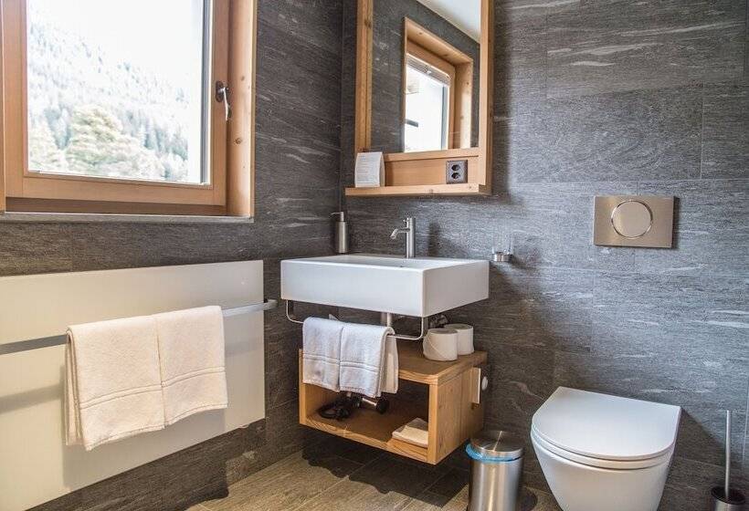 اتاق استاندارد با بالکن, Sarain Active Mountain Resort