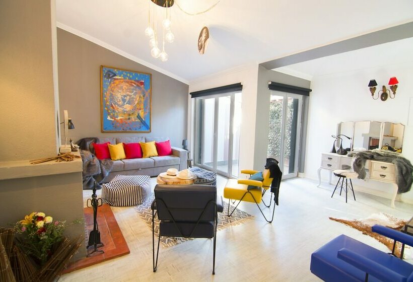 Семейное Бунгало, Lucky S Guest House