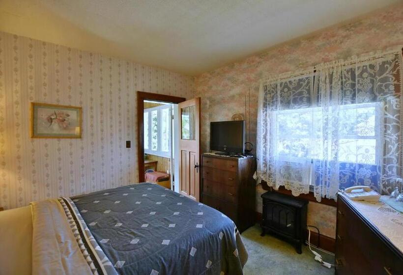 带阳台的豪华间, 10th Avenue Guest House & Suites