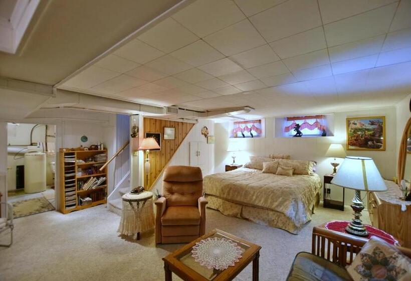 豪华工作室, 10th Avenue Guest House & Suites