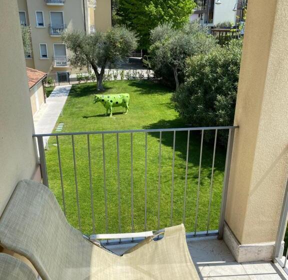 Номер Стандарт с Балконом Вид на Сад, Baia Dei Pini