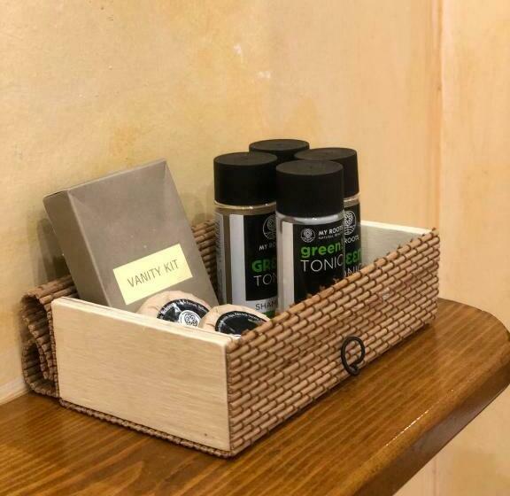 جناح, Country Club Hotel & Suites