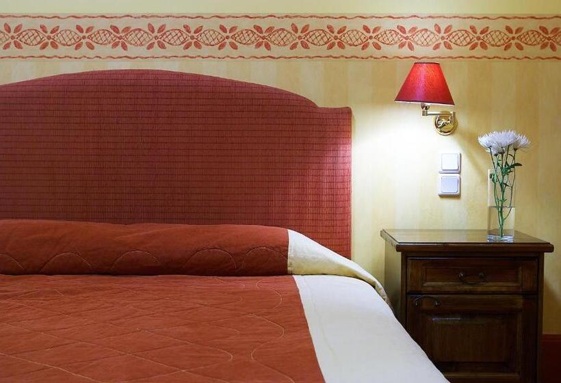 غرفة قياسية, Country Club Hotel & Suites