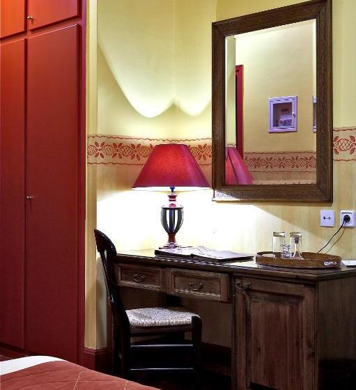 غرفة قياسية, Country Club Hotel & Suites
