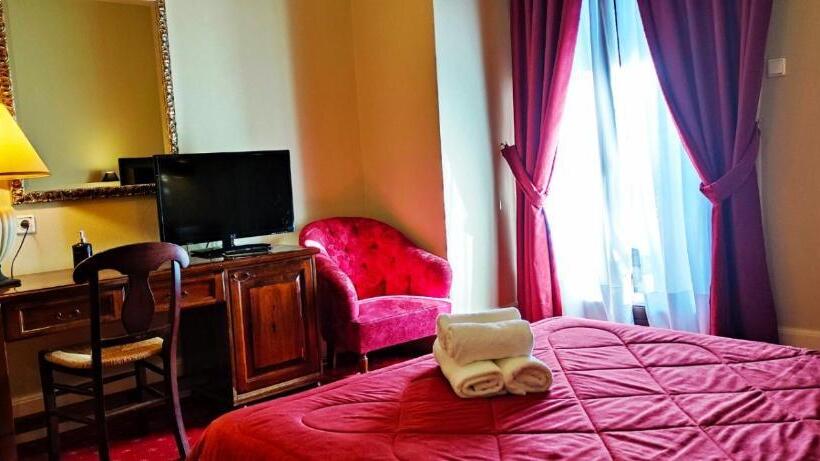 جناح عائلي, Country Club Hotel & Suites