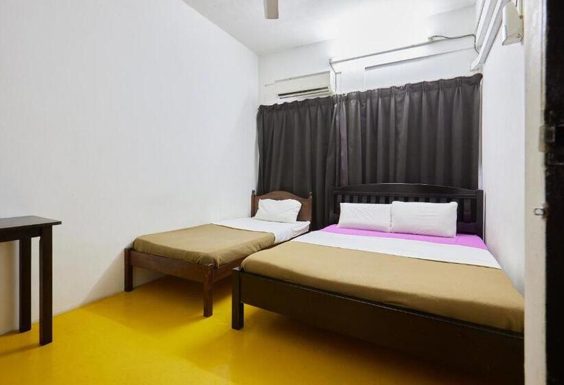 اتاق استاندارد سه تخته با سرویس بهداشتی مشترک, Uncle Guesthouse Kuala Terengganu