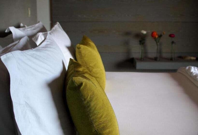 سوییت سوپریور با چشم‌انداز دریا, Chic Hotel Boutique