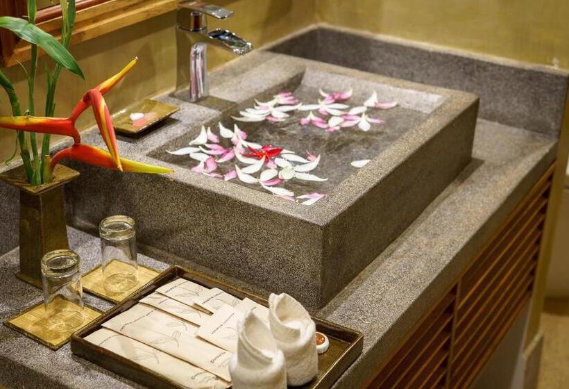 プールの見えるデラックスルーム, Khmer House Resort