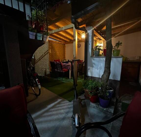 اتاق استاندارد سه نفره, Guest House Nana