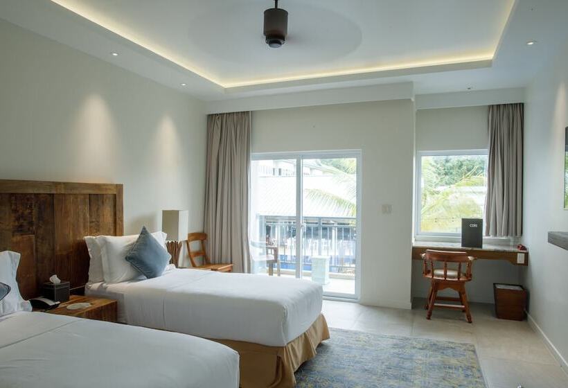 اتاق استاندارد با چشم‌انداز دریا, Cove Resort Palau