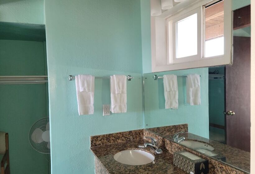 Family Suite, Islander Westport