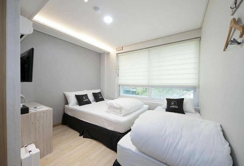 Номер Стандарт Трехместный, K Guesthouse Premium Busan 1