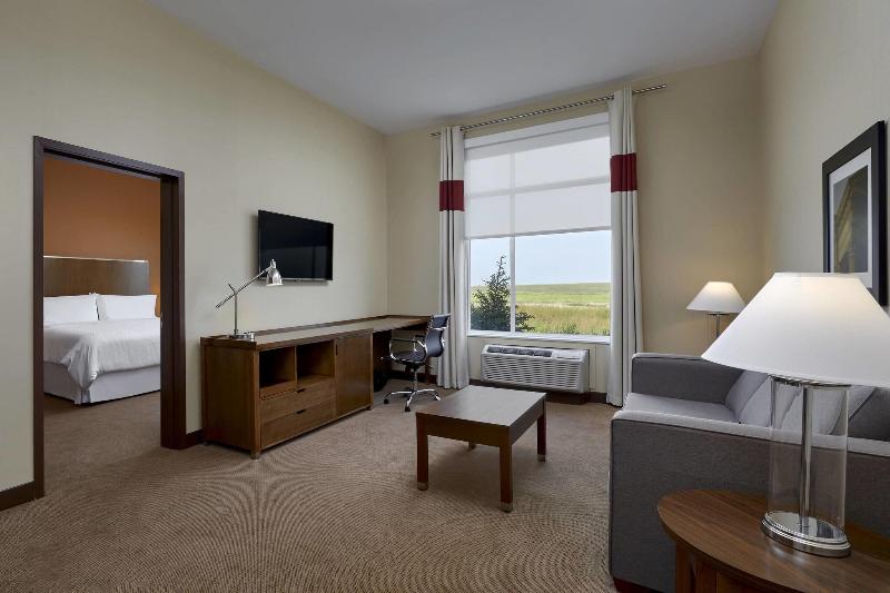 Люкс Кровать Кинг, Four Points By Sheraton Grande Prairie