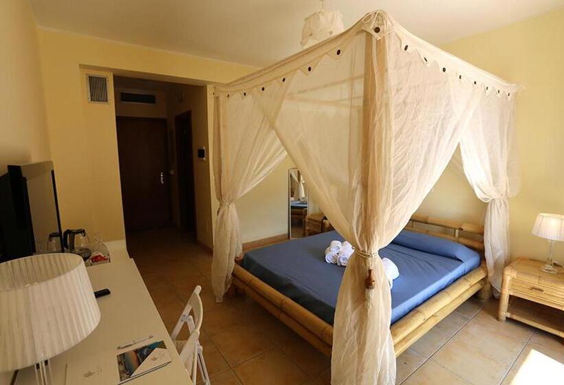 Люкс Повышенной Комфортности, Le Saline Resort