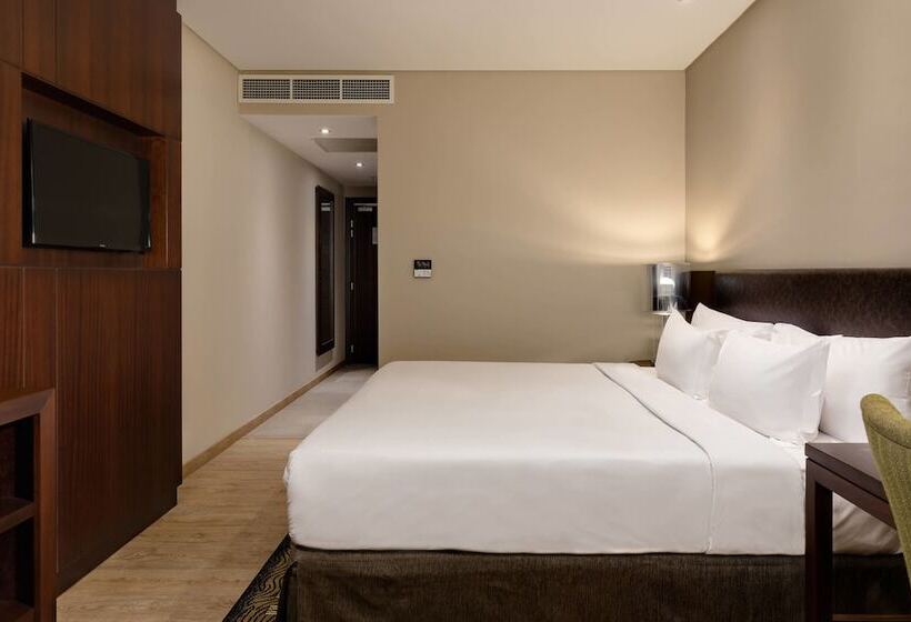 اتاق استاندارد با چشم‌انداز استخر, Protea Hotel by Marriott Owerri Select