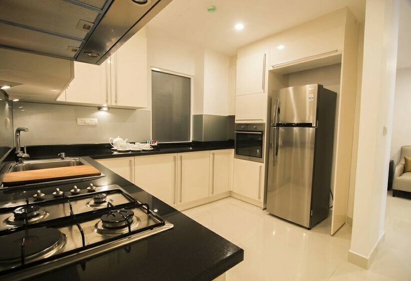 Апартаменты 4 Спальни, Platinum One Suites