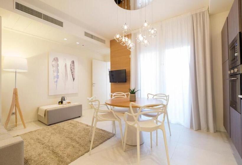 آپارتمان مدیریتی 2 خوابه, Metropol Ceccarini Suite   Luxury Apartments