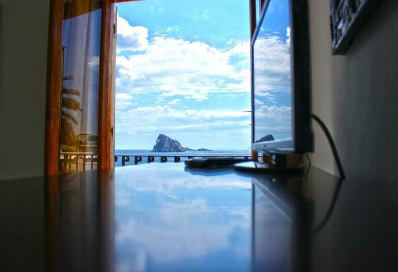 غرفة قياسية مطلّة علي البحر مزوَّدة بشُرفة, Ristorante O Palmo Inn