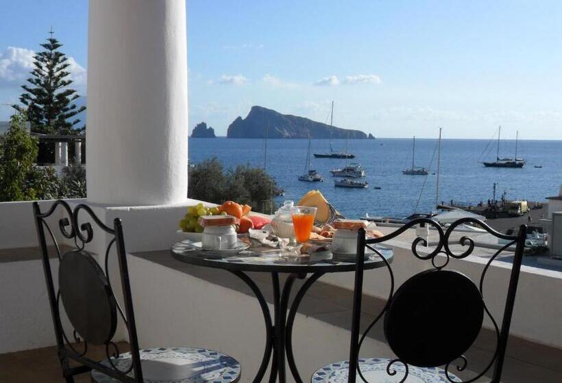غرفة سوبيريور ثلاثية مطلّة علي البحر, Ristorante O Palmo Inn