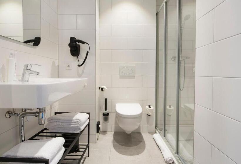 Standard Single Room, Corendon Village Amsterdam