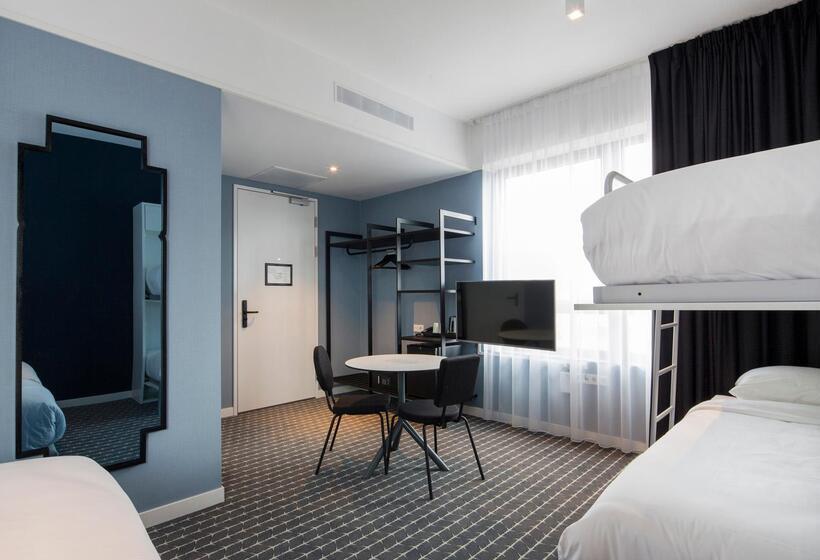 Standard Quadruple Room, Corendon Village Amsterdam
