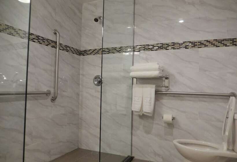 Номер Стандарт 2 Двуспальные Кровати, Quality Inn Near Sunset Park