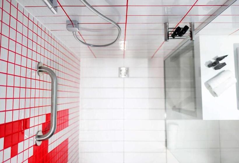 Семейный Номер Вид на Горы, Radisson Red Hotel V&a Waterfront Cape Town