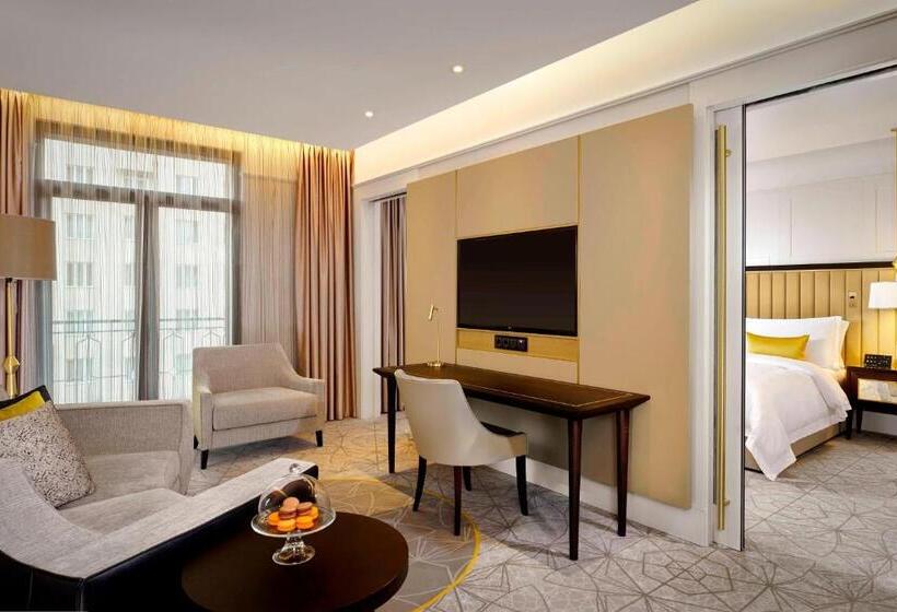 주니어 스위트 킹사이즈 침대, The Alexander, A Luxury Collection Hotel, Yerevan