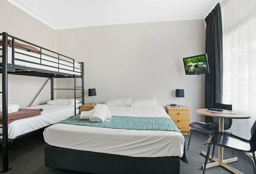 Номер Стандарт, Gateshead Tavern & Motel