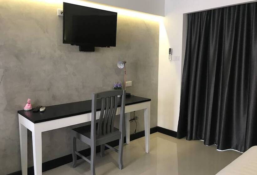 اتاق استاندارد سه نفره, Chantra