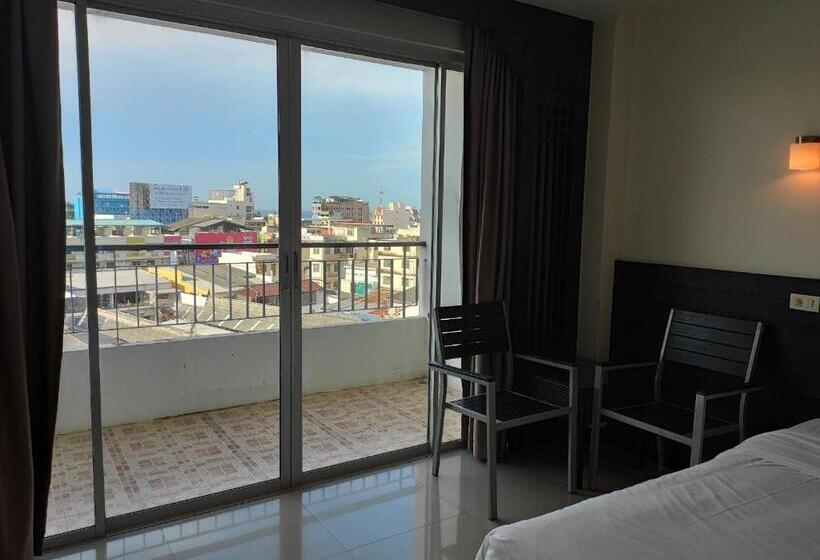 Utcára Néző Deluxe Szoba, Baan Manthana Hotel, Hua Hin