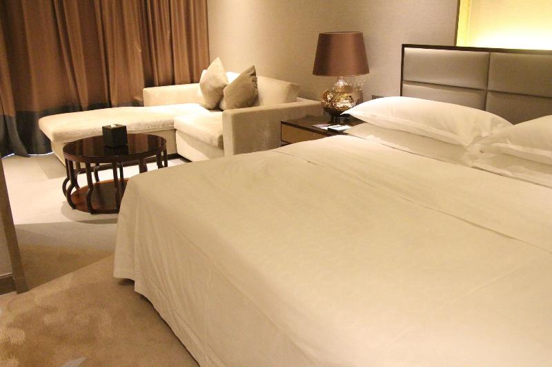 Номер Deluxe, Reddoorz Near Pantai Boom