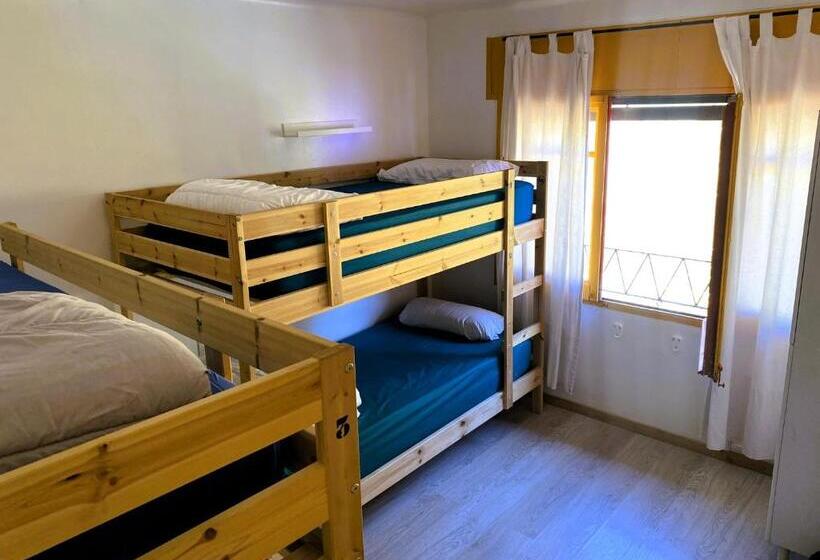 تختخواب در اتاق مشترک, Alberg Els Andes