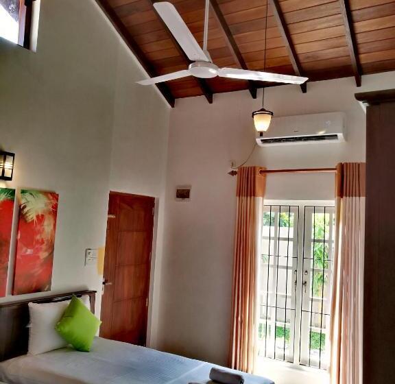 اتاق لوکس با چشم‌انداز باغ, Villa A50