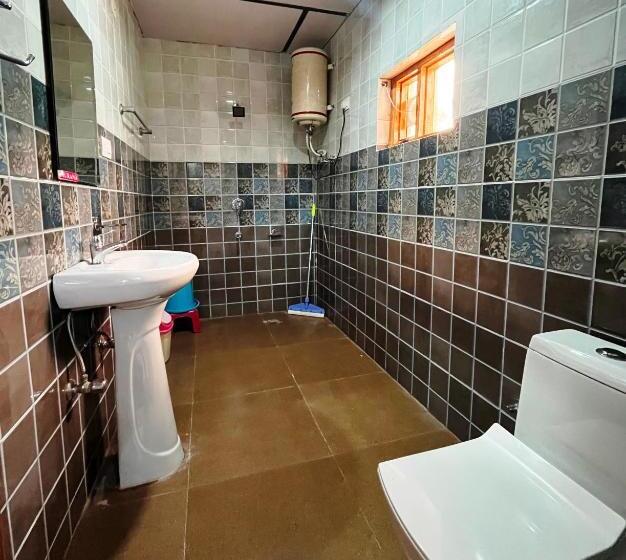 Номер Deluxe, Pops Resort