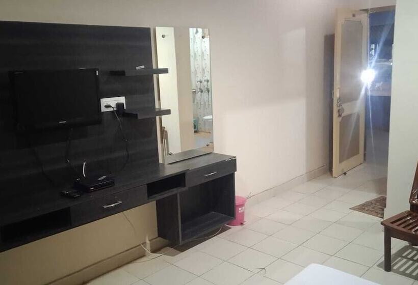Номер Deluxe, Pops Resort
