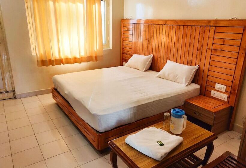 Номер Deluxe, Pops Resort