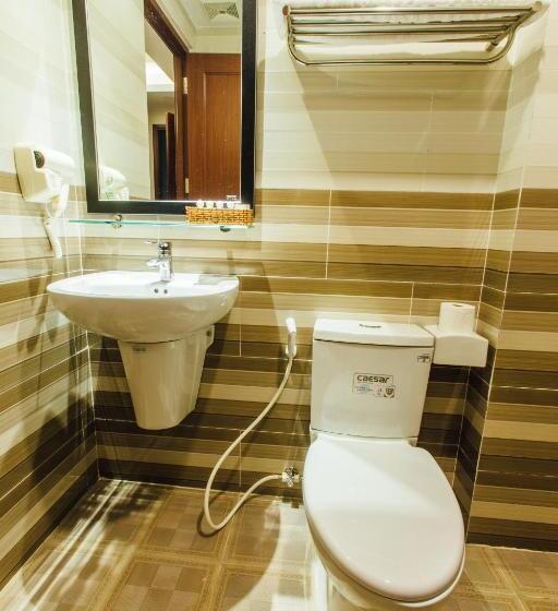 غرفة عائلية, Sunflower Hotel 2