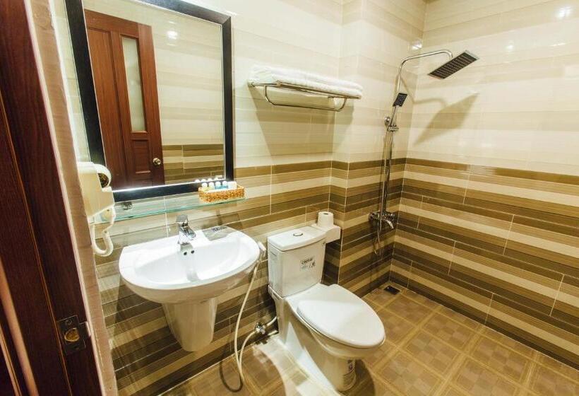 اتاق خانوادگی, Sunflower Hotel 2