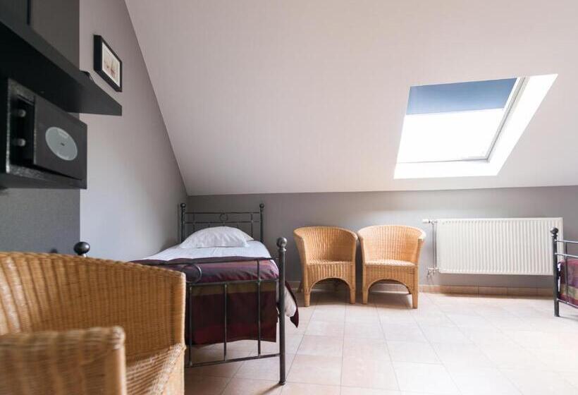 Номер Стандарт Трехместный, Auberge De La Lesse