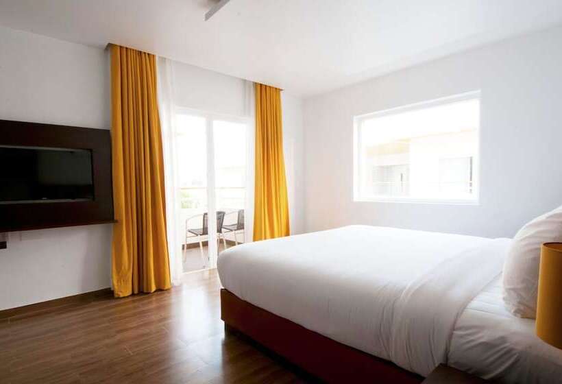Deluxe Suite, Bloomsuites L Calangute