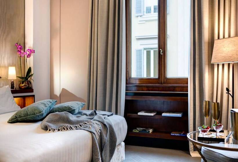 اتاق سوپریور, Singer Palace Hotel Roma