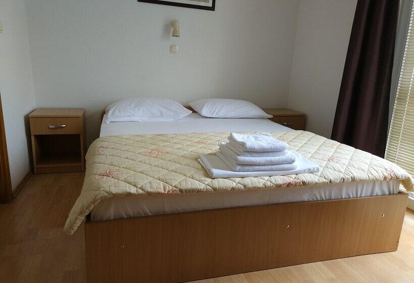اتاق استاندارد, Guest House Regina Mundi