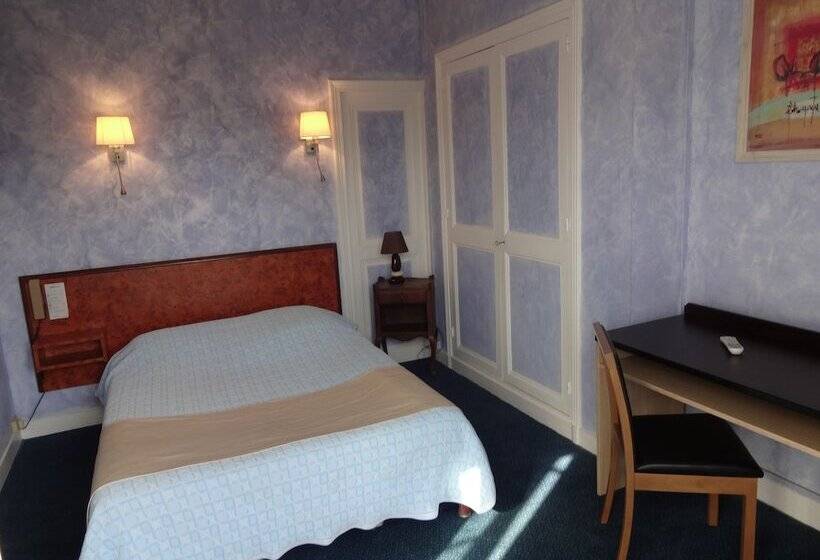 Номер Стандарт Трехместный, La Champagne Ardenne   Cabourg