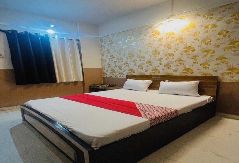 Трехместный Номер Классика, Royal Lodging