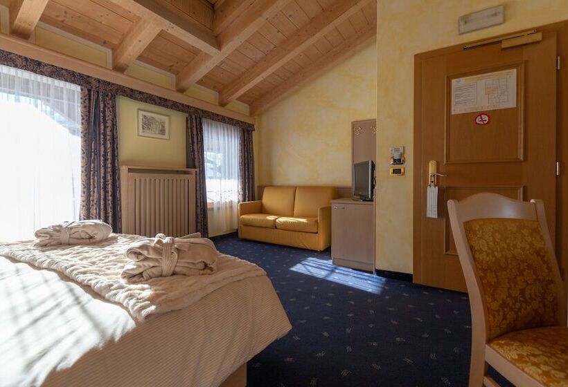 اتاق راحتی سه تخته, Mont Chalet Nevada   Hotel & Spa